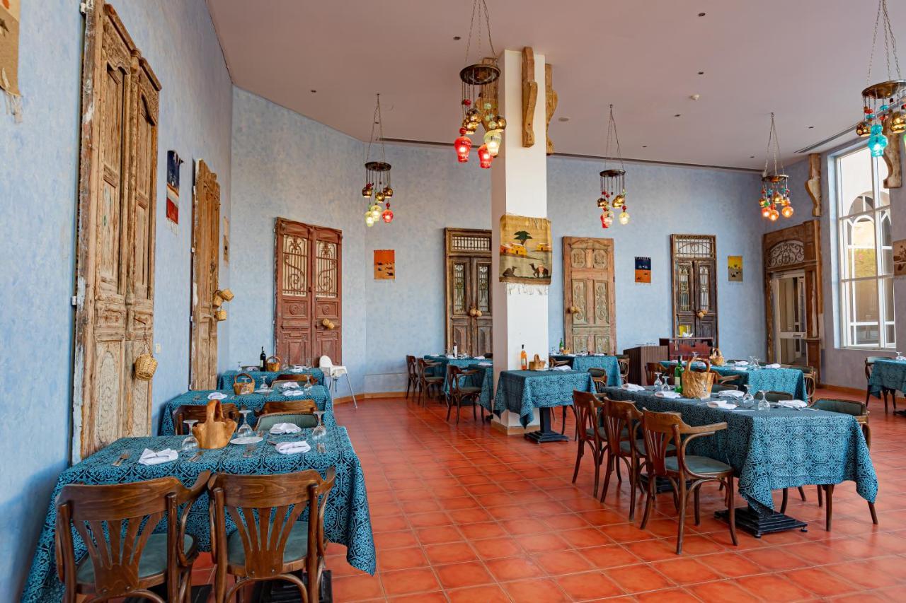 马卡蒂第一生活度假村 洪加達 外观 照片 Restaurant in the hotel