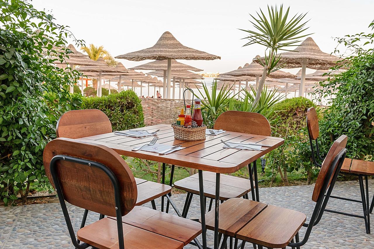 马卡蒂第一生活度假村 洪加達 外观 照片 A restaurant in the resort